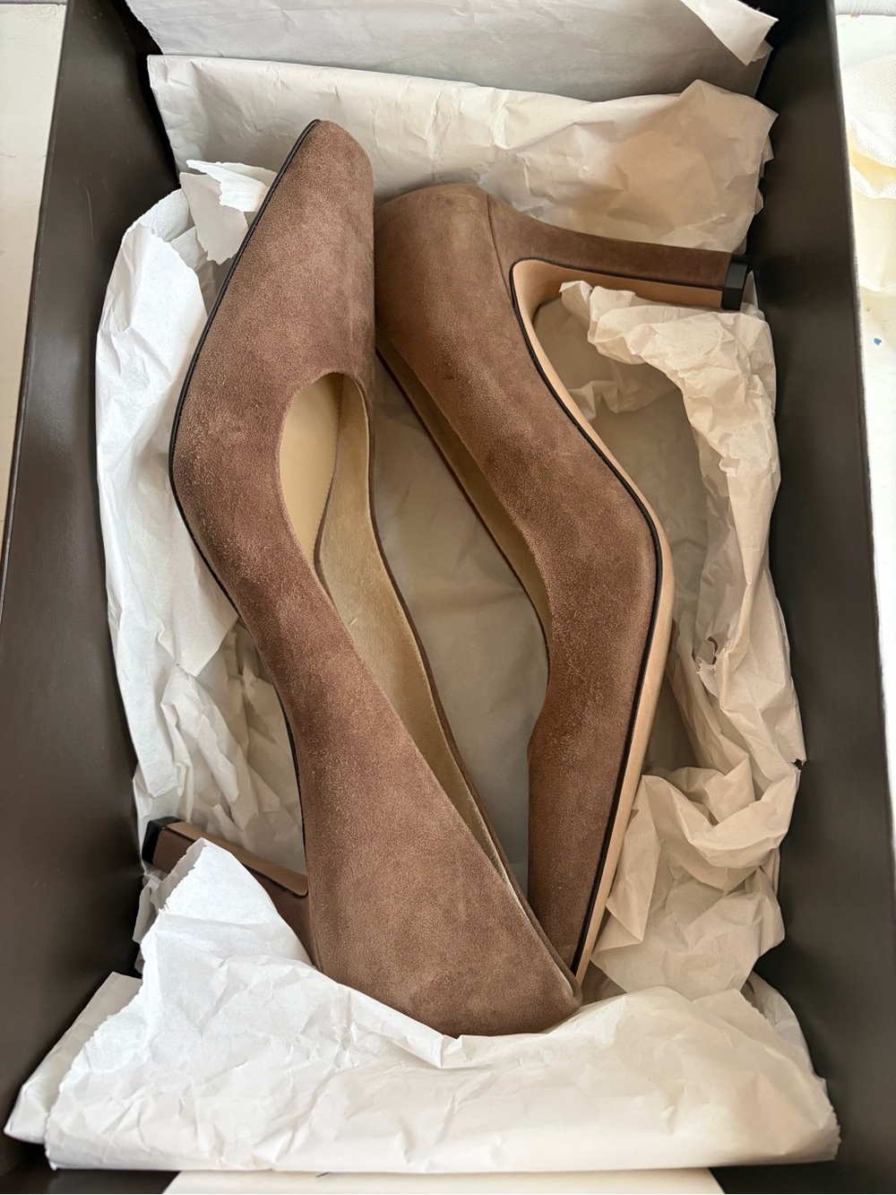 The Row Suede Square-Toe Pumps – Goatskin Suede – Made in Italy - Picture 9 of 11